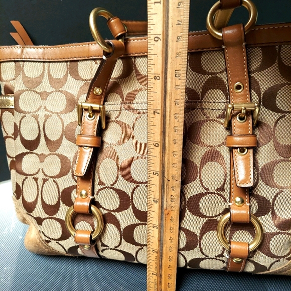 Coach brown gold trim bag great size holds plenty - Picture 5 of 8